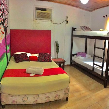 Garden Stone Hostel Πουέρτο Ιγκουασού Εξωτερικό φωτογραφία
