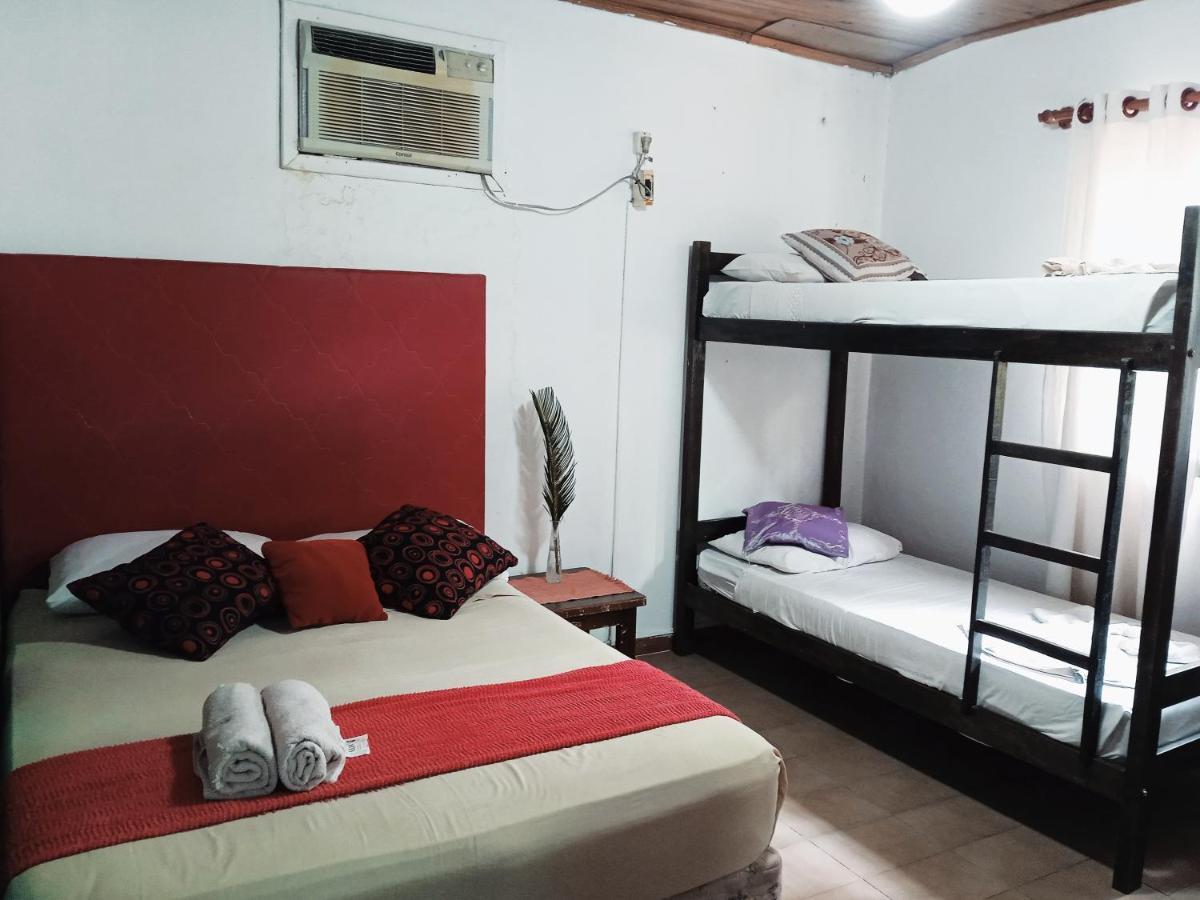 Garden Stone Hostel Πουέρτο Ιγκουασού Εξωτερικό φωτογραφία