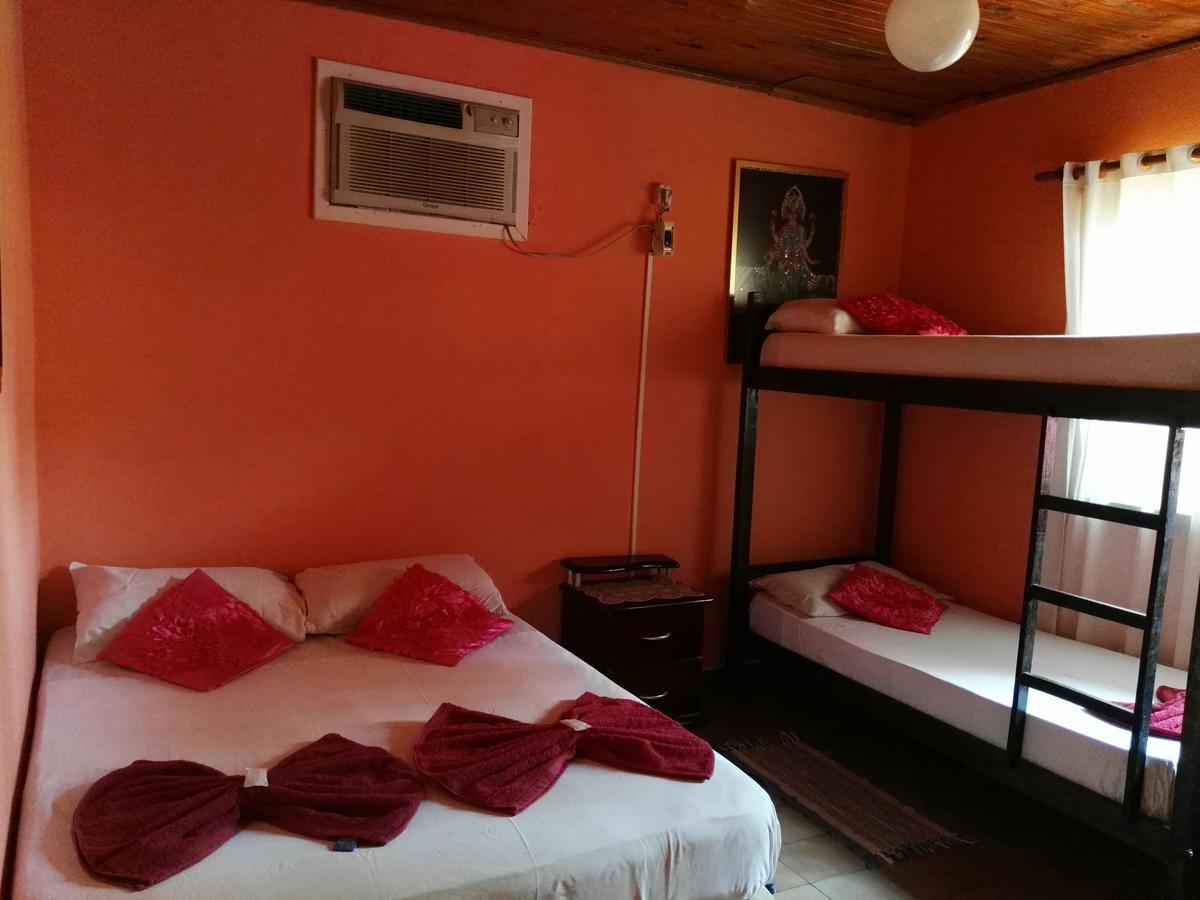 Garden Stone Hostel Πουέρτο Ιγκουασού Εξωτερικό φωτογραφία